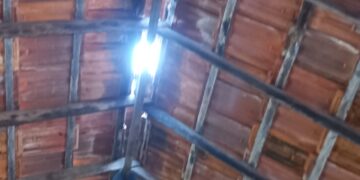 மண்டபகூரை வேலை திருத்தத்திற்கான உதவி கோரல்